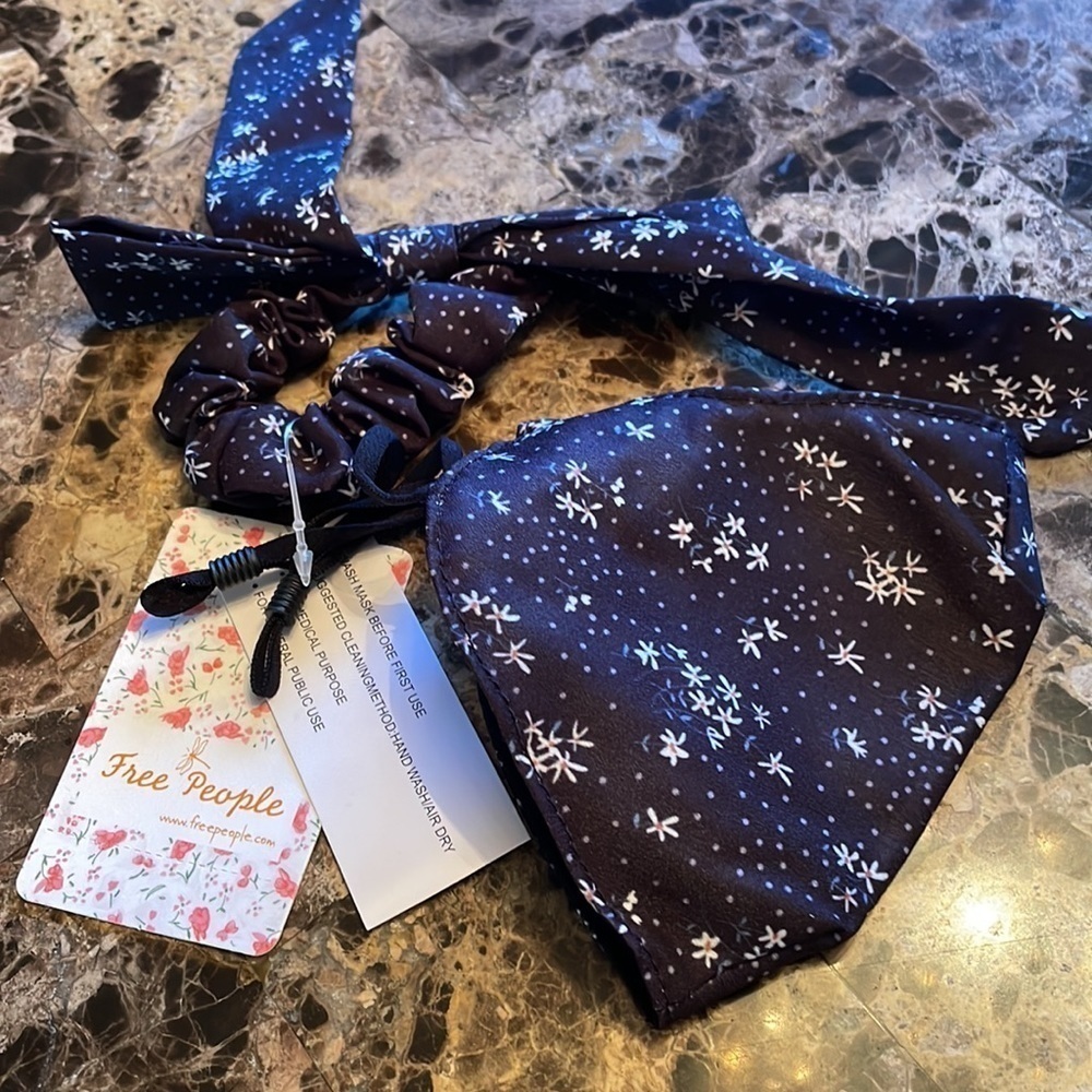 Free People Black Floral Mask And Bow - Picture 3 of 8